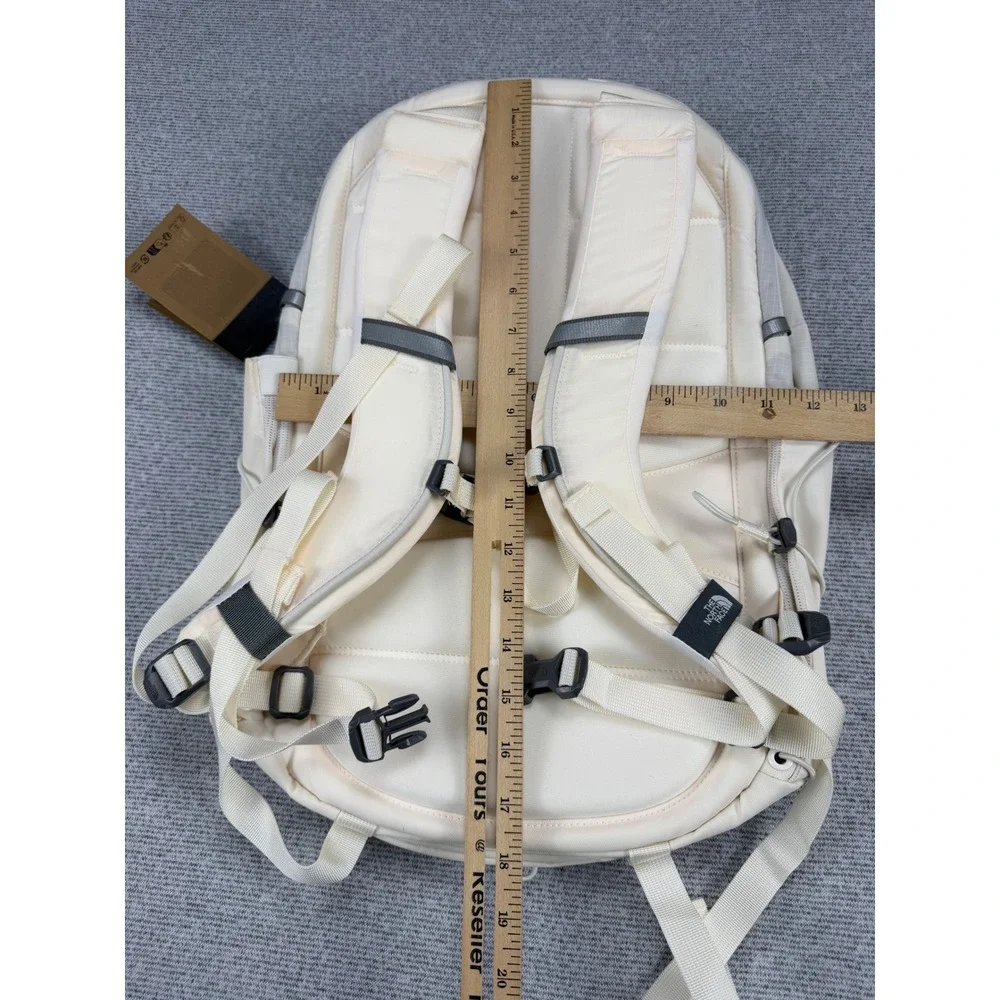 The North Face Women Borealis Luxe Backpack Gardenia White Rose Gold NF0A81E7OUC